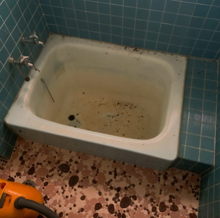 古い在来工法の浴室
